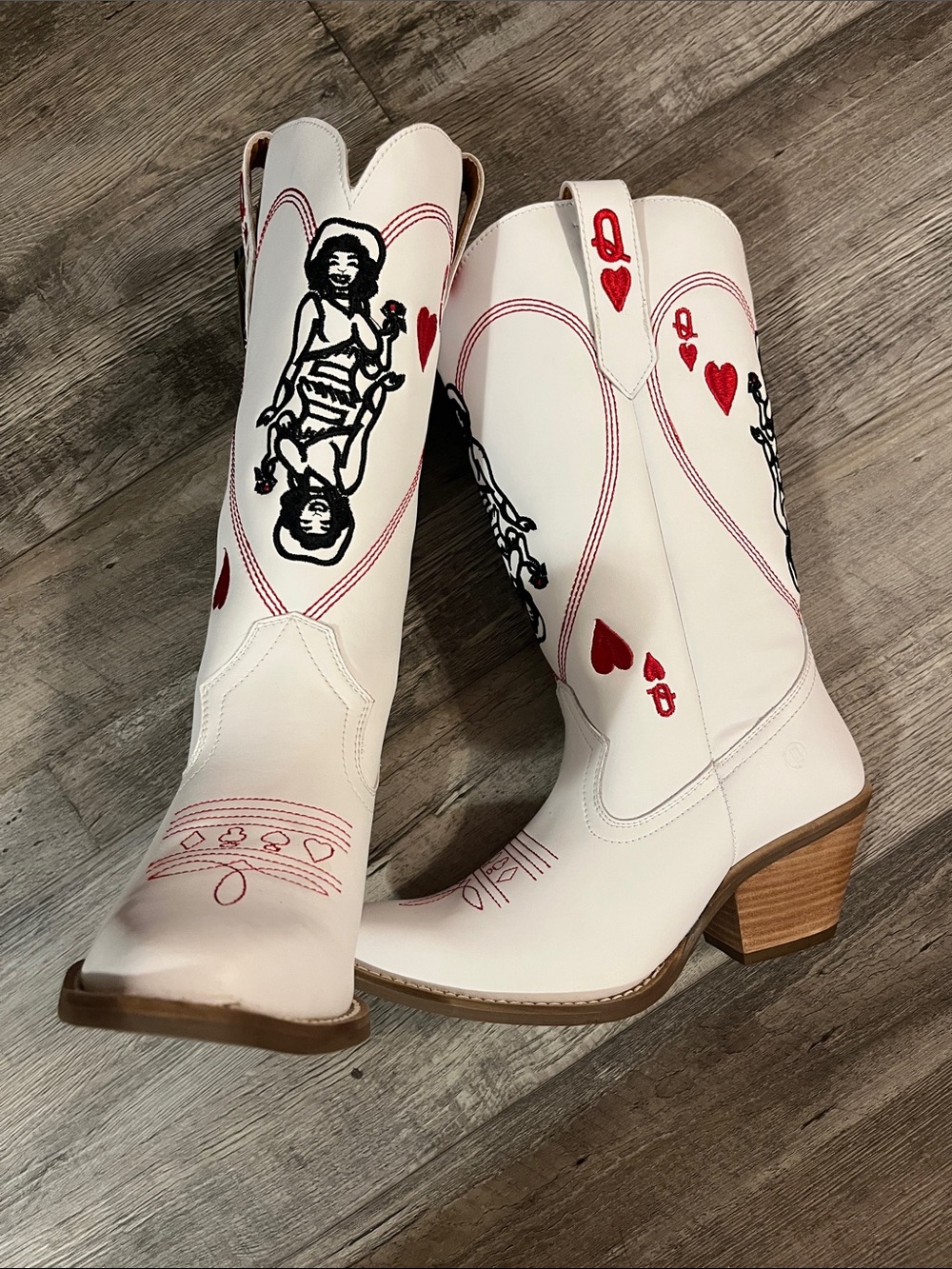 Dingo Queen of Heart Boots size 7